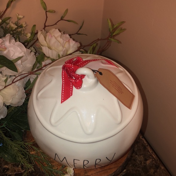 NEW LARGE 9" TALL CERAMIC RAE DUNN CHRISTMAS DECOR TABLETOP ORNAMENT "MERRY - Picture 2 of 4